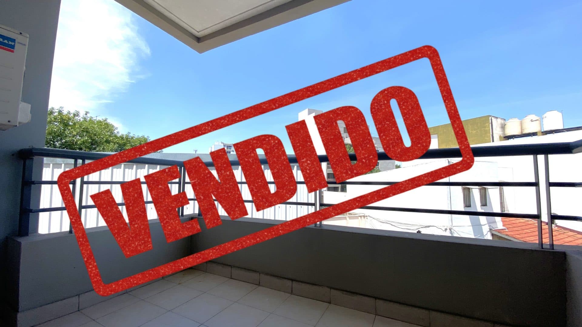 Monoambiente de 41,72 m² con balcón aterrazado. Apto profesional - foto 1
