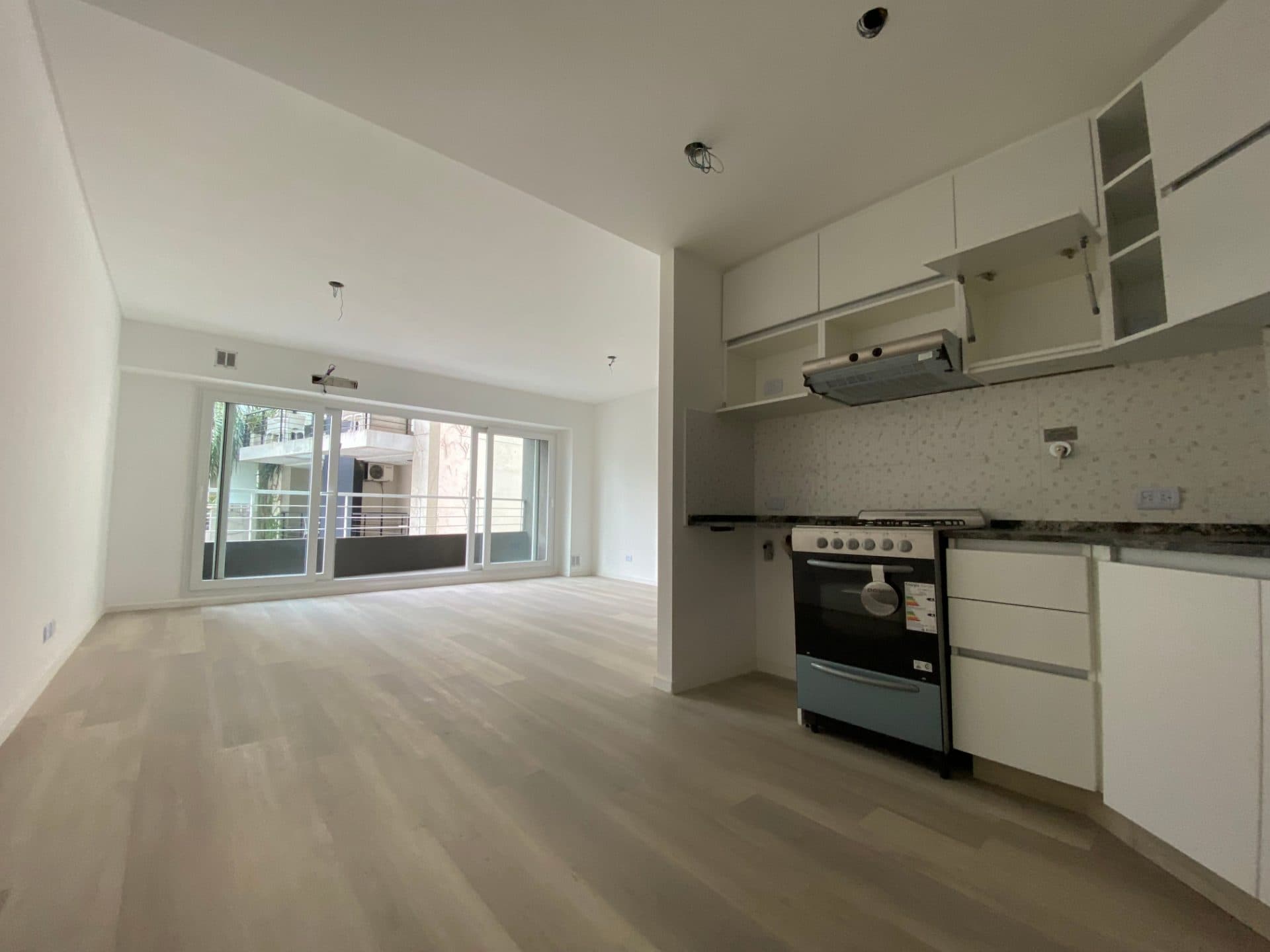 MONOAMBIENTE DIVISIBLE 35m2 al contrafrente con balcón corrido cocina-comedor y lavadero. Apto profesional. - foto 1